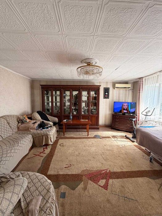 В продаже дом Малахитовая 8