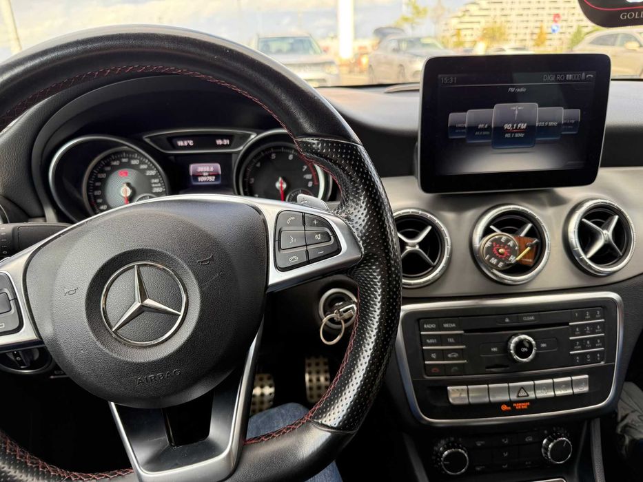 Mercedes-Benz CLA 200 7G-DCT AMG Line