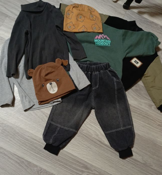 Продам детские теплые вещи