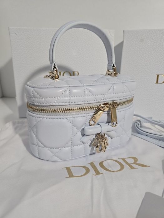 Налична чанта Dior Dioramour