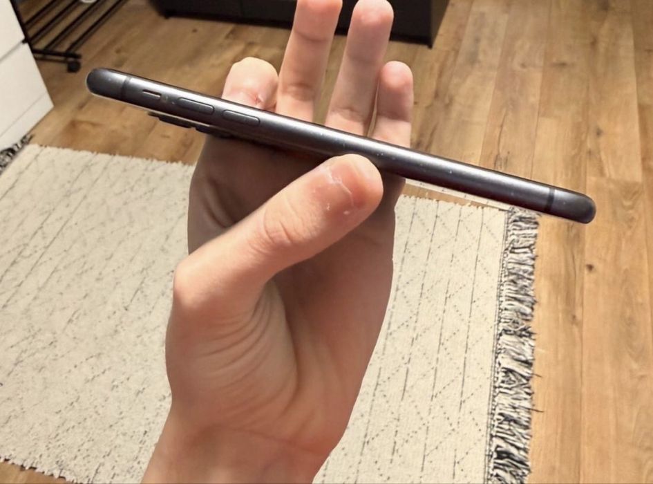 iPhone 11 / 128 GB / 90% / Liber Retea