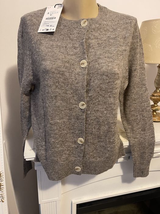 Cardigan Zara.      .