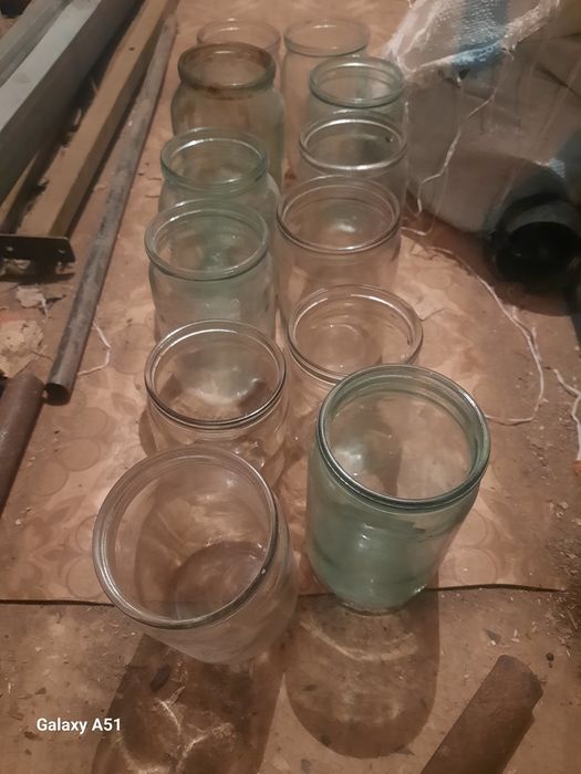 банки  0,5- литровые .