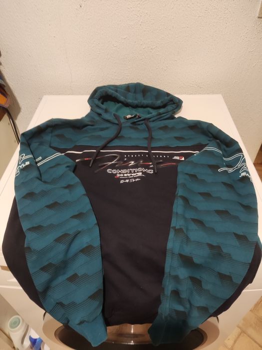 Суичър марка Comeor