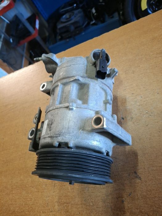 Compresor aer condiționat Peugeot 3008 5008 Partner  C4 Berling 1.6 D