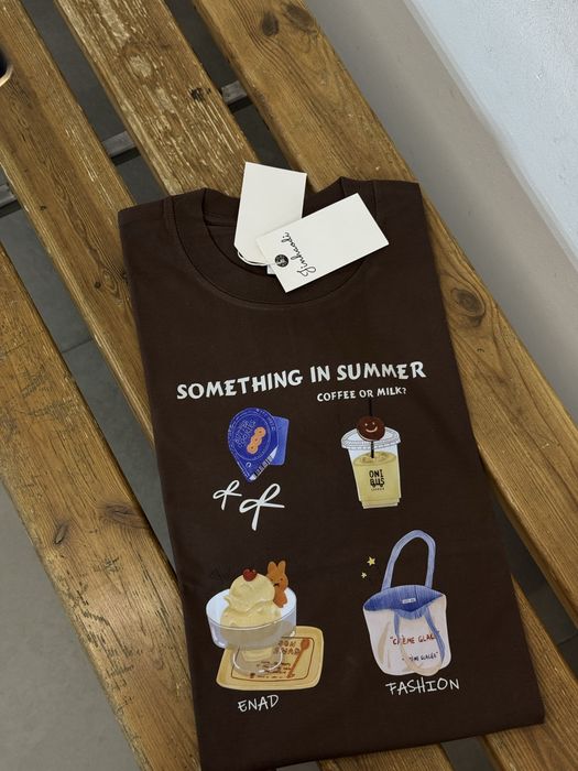 футболки из плотного хлопка, которые держат форму.