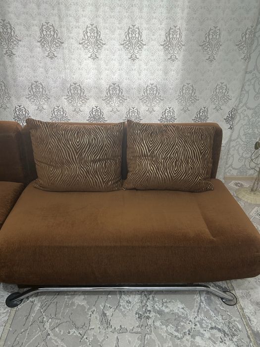 Продается !!! ДИВАН С КРЕСЛОЙ.
