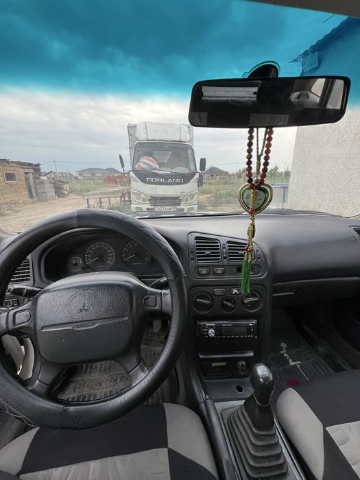 Mitsubishi Galant