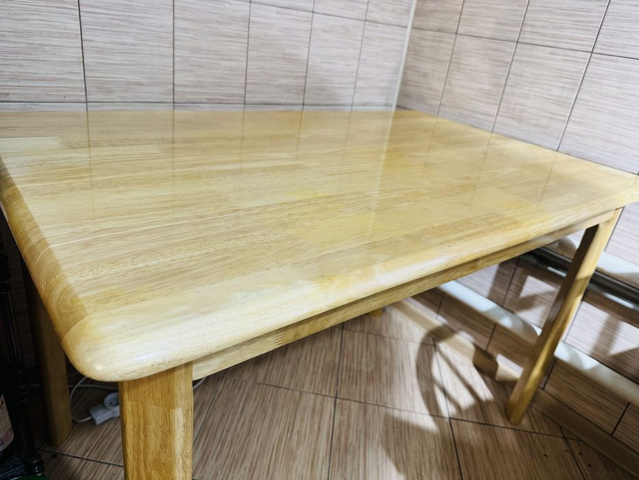 Стол обеденный (дерево)