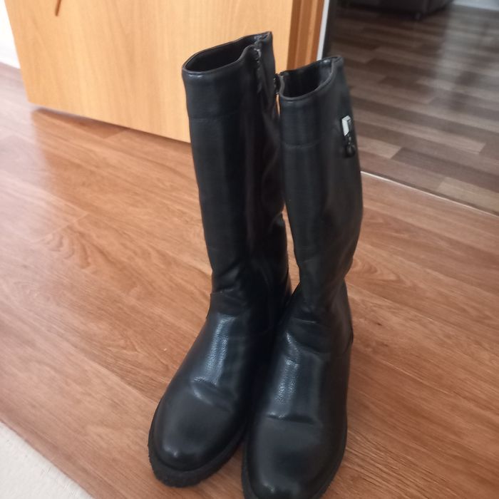 Продам сапоги в отличном состоянии