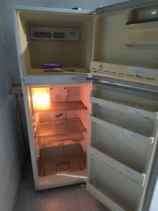 Холодильник сатылады