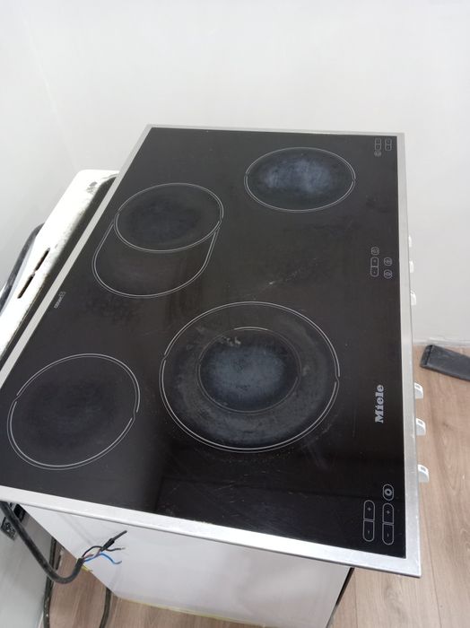 Инвекционная плита Miele