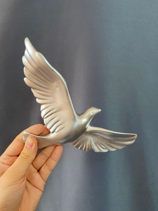 Панно на стену. Голуби