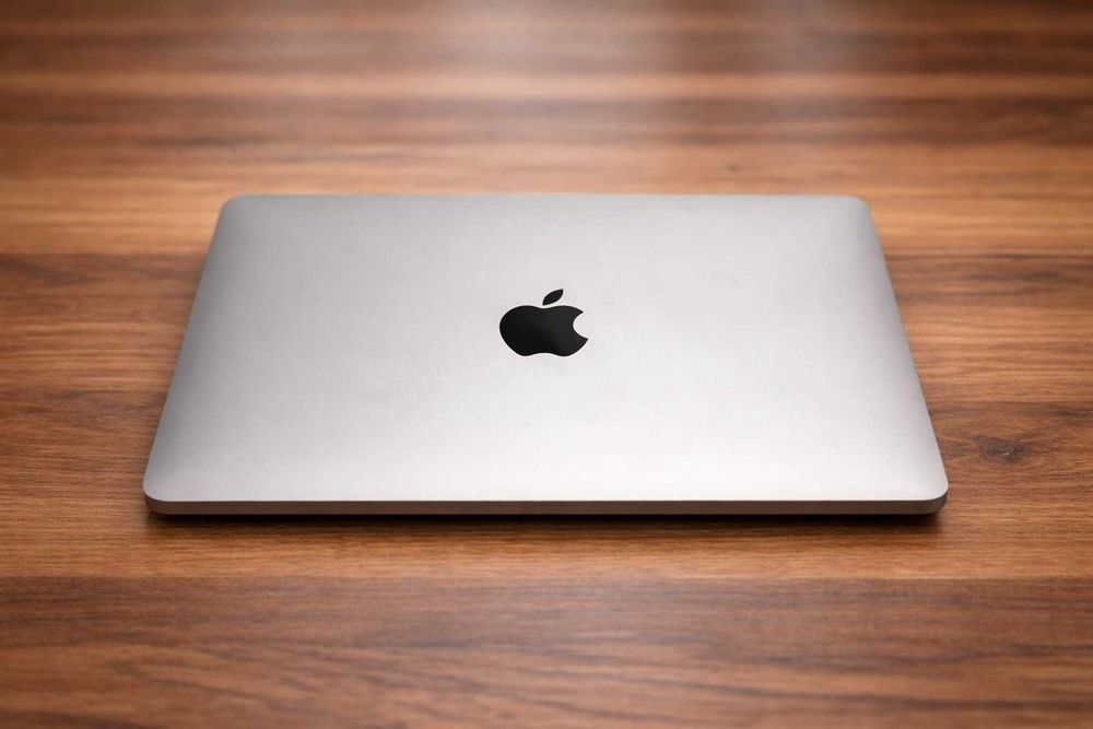 MacBook Air M1 2020 + Apple Mouse  (8GB / 94% батарея)