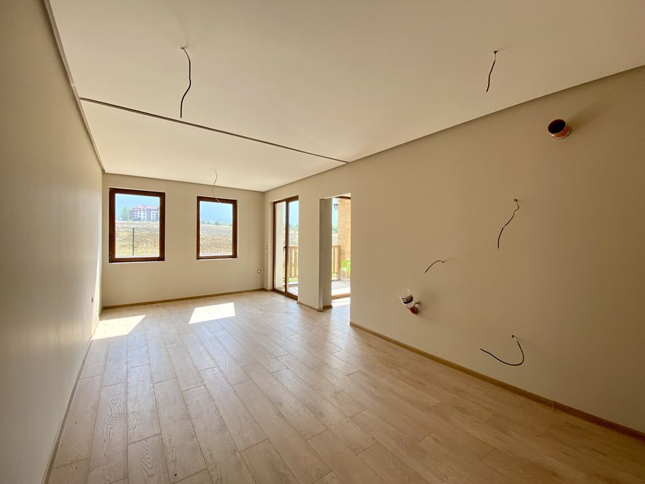 Продава се Двустаен апартамент в Разлог - 56 кв.м за 893 €/кв.м - Снимка #2