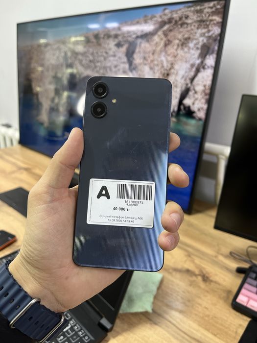 Телефон Samsung Galaxy A06