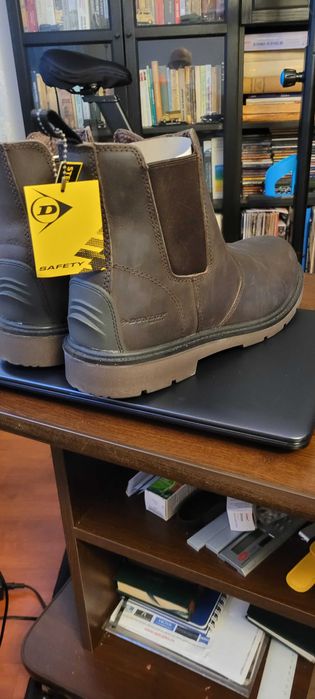 Cizme piele groasa de iarna, barbatesti , marca Dunlop