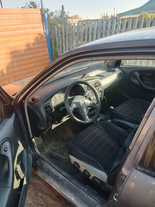 Продам машину nissan primera