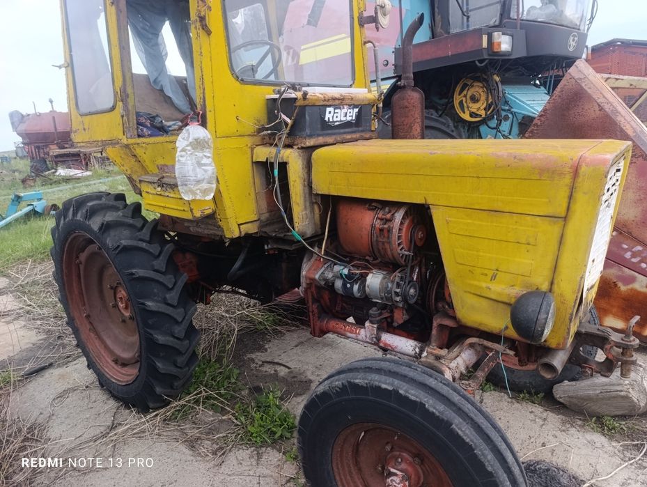 Трактор т 25            .