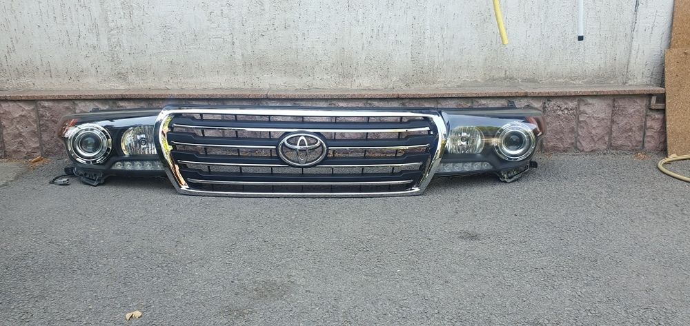 Фары на Лэнд крузер 200