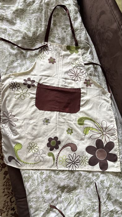 Сет готварска престилка и панерче