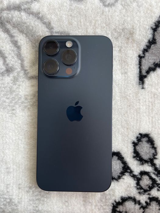 iPhone 15 pro max 256gb eSim