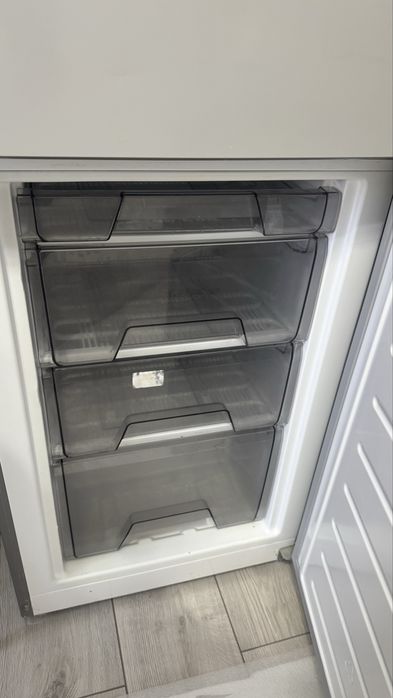 Продам холодильник Midea