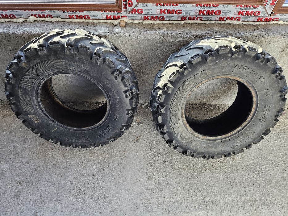 Vand 2 anvelope atv  25x8x12 si 25x10x12