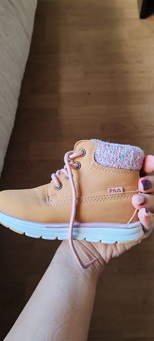 Fila детски боти