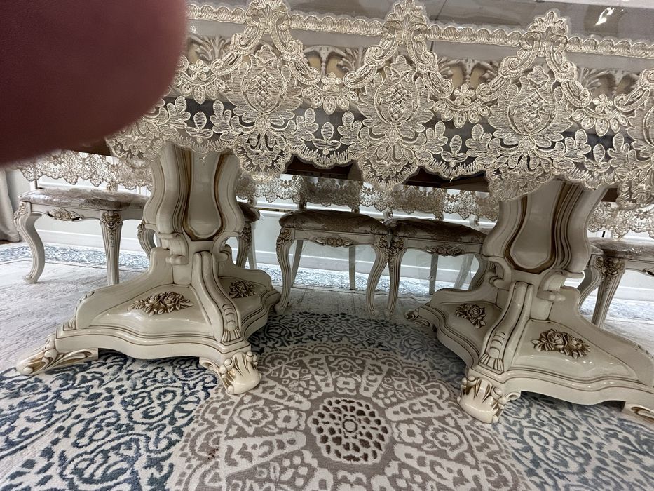 Стол всесте с 10 стульями