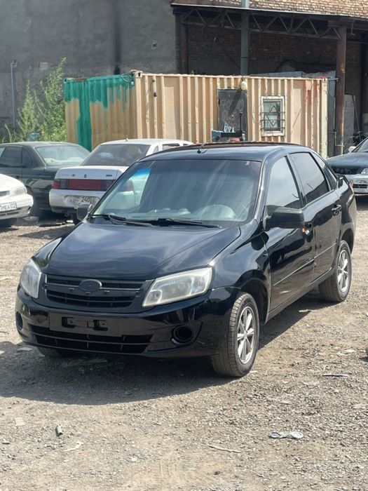 Продаю машину Lada Granta