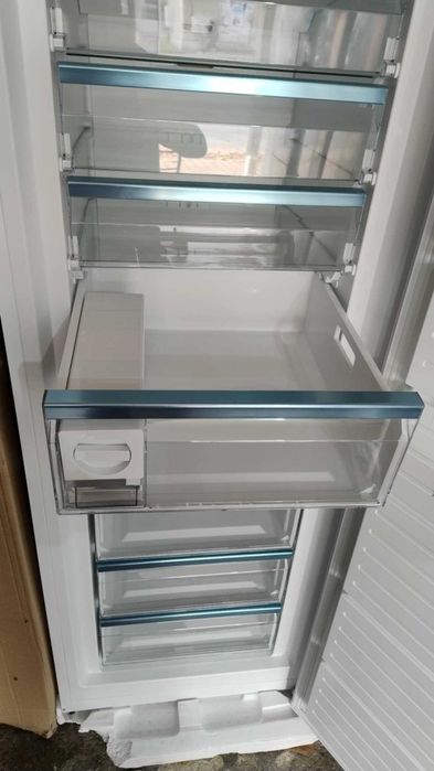 Чисто нов Вертикален Фризер Siemens-Сименс 366 л No Frost FreshSense