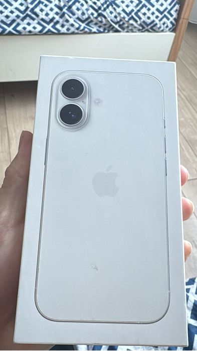 Iphone 16 , 1год гарантия есть! Ёмкость 100%