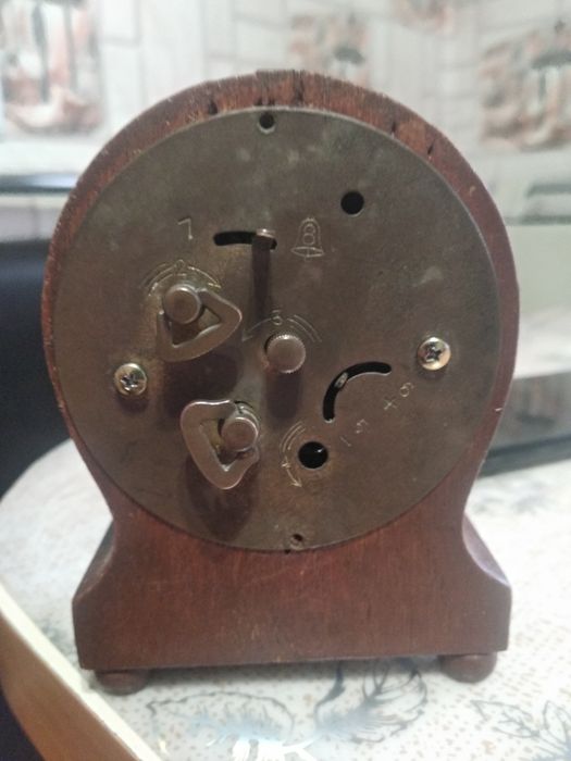 Часы -будильник Германия