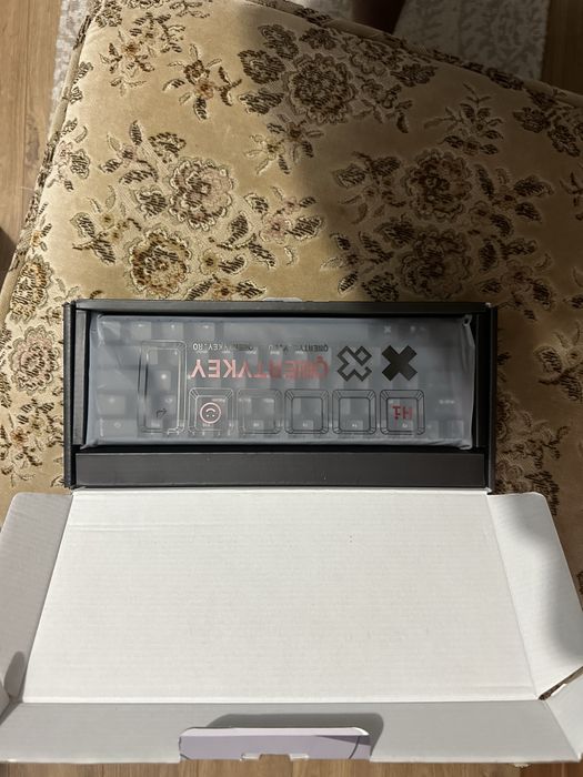 Tastatura QWERTYKEY H61 split black