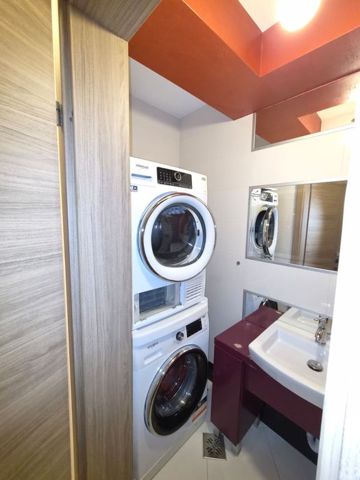 Inchiriez apartament