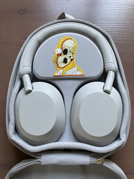 Sony WH-1000XM5 – Отлично състояние + оригинален кейс