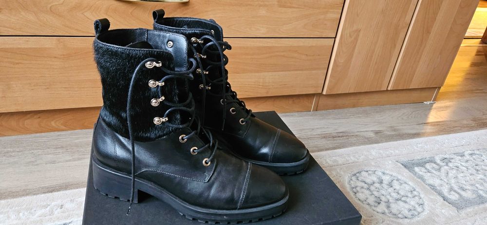 Ghete piele Massimo Dutti