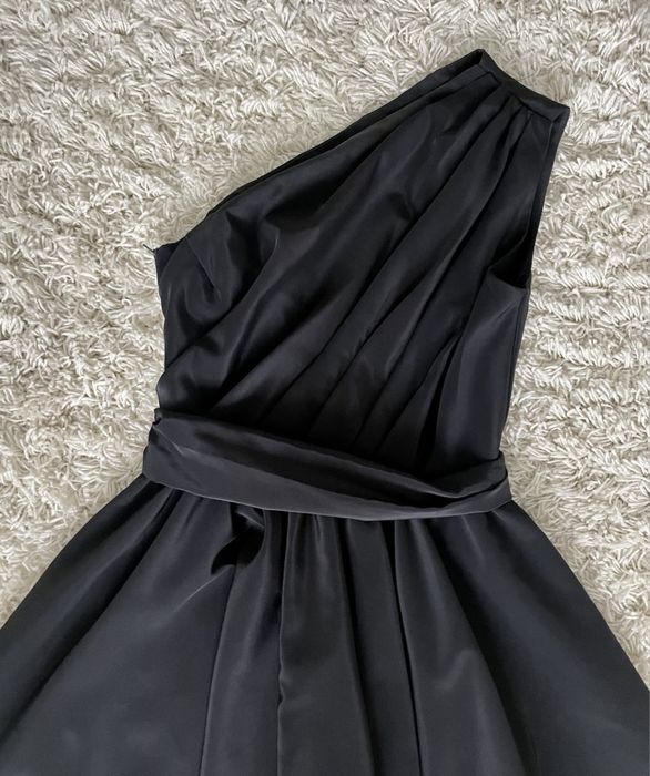 Официална черна рокля