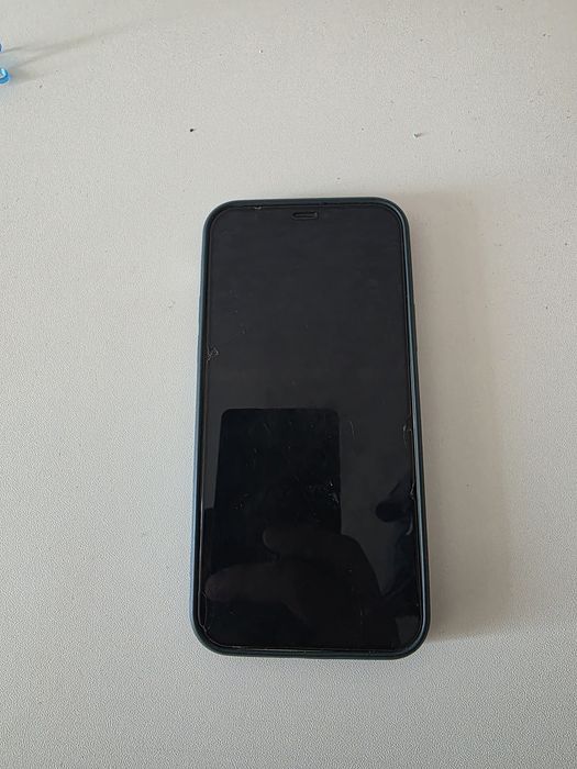 Продам Iphone 12