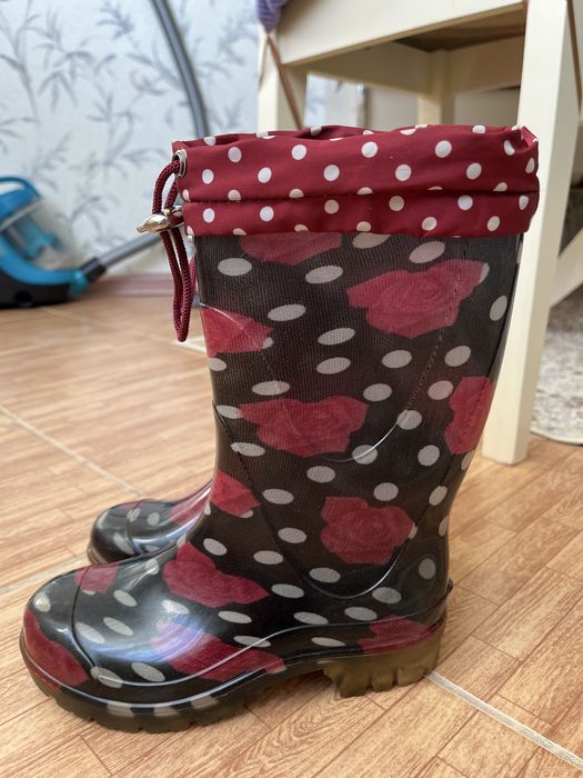 Отдам резиновые сапоги