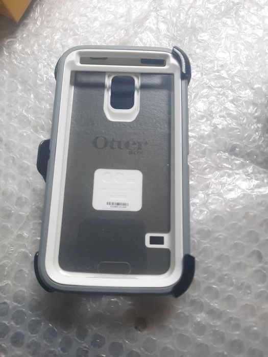 Дефендер Otterbox за Samsung S6. Перфектната защита, която можеш да купиш.