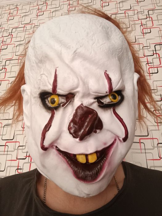 Маска маскарадная