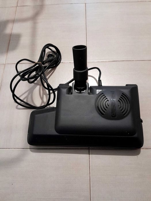 Matură electrică atașabila la aspirator