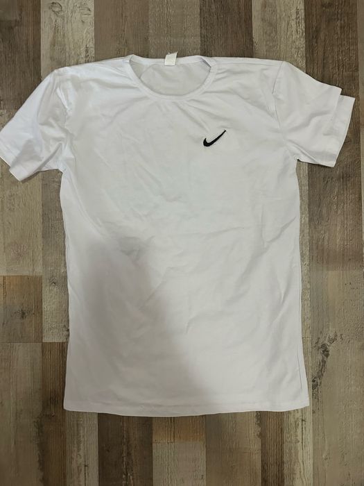 Tricouri 50 de lei bucata