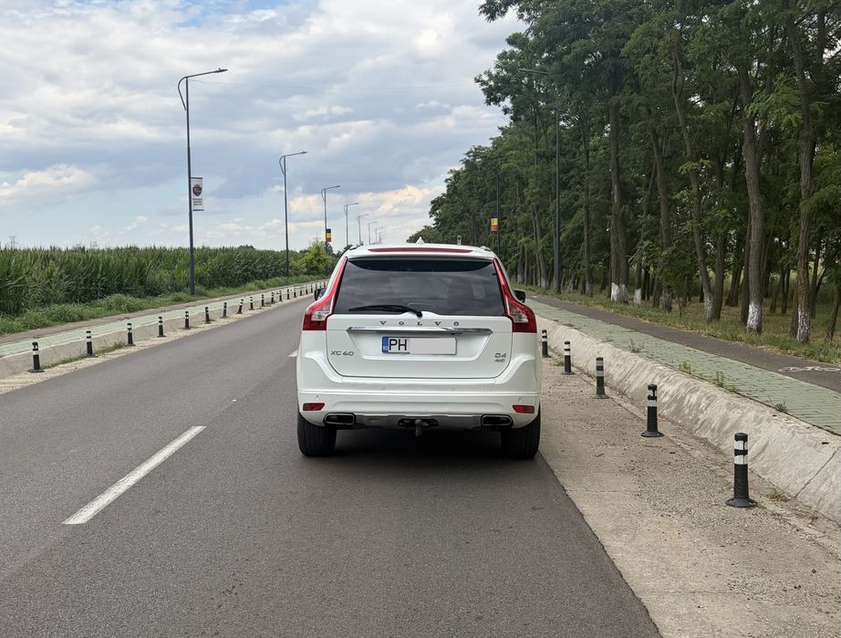 Volvo XC60 D4 AWD Ocean Race – 2.4 Diesel 181 CP – Automat