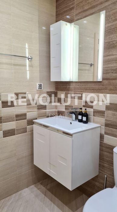 Дава се под наем Двустаен апартамент в Варна, Цветен квартал - 60 кв.м за 475 € - Снимка #5