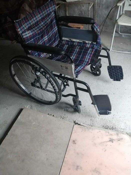 Продам инвалидную каляску