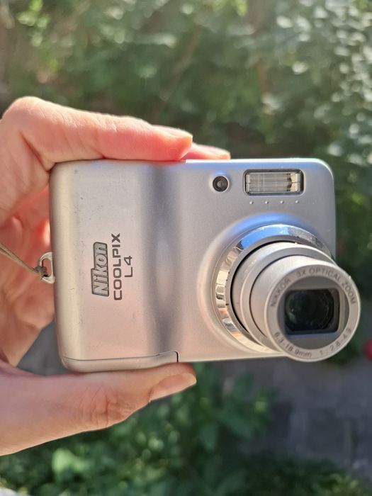 Компактен дигитален фотоапарат NIKON COOLPIX L4