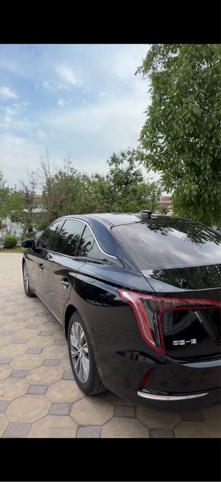Hongqi  2025 — 5
